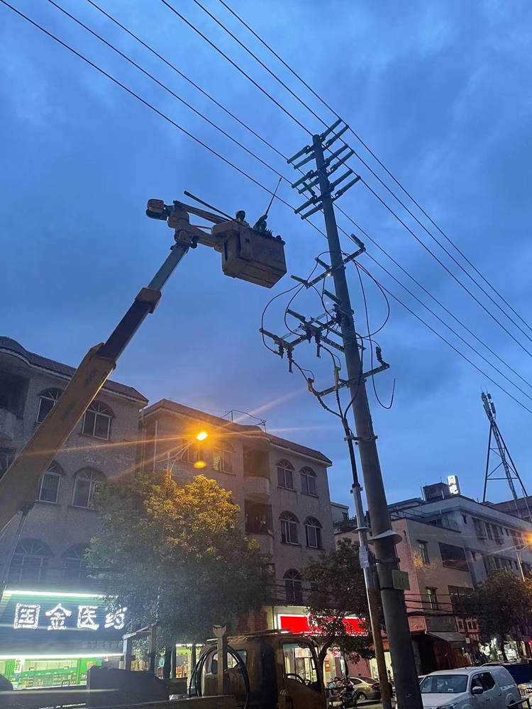 公用架空电线用电如何接入工厂用电